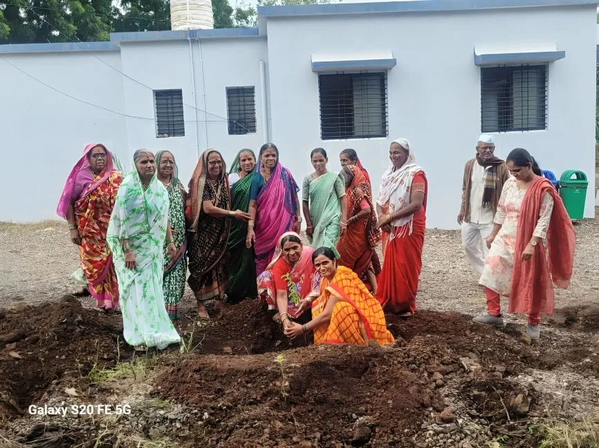 मुखपृष्ठ 21 Treeplantation_1